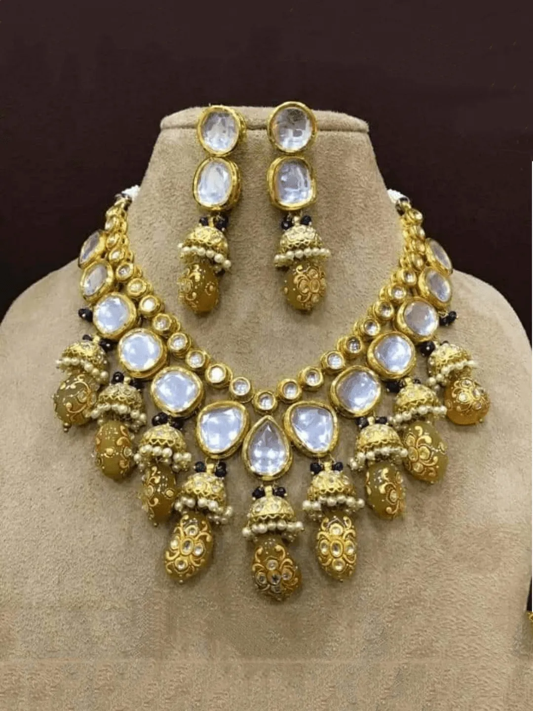 Big Kundan With Jumki Hanging