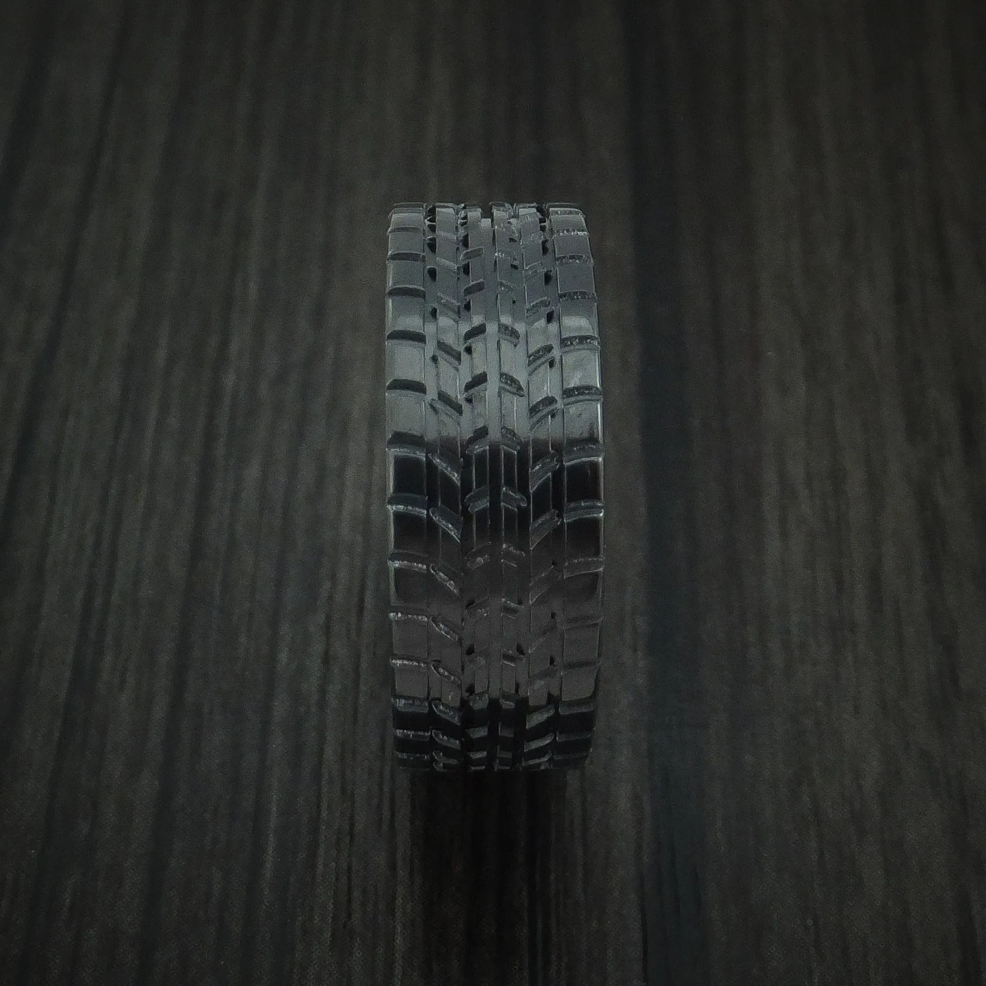 Black Titanium Men's Ring Textured Tread Pattern Band