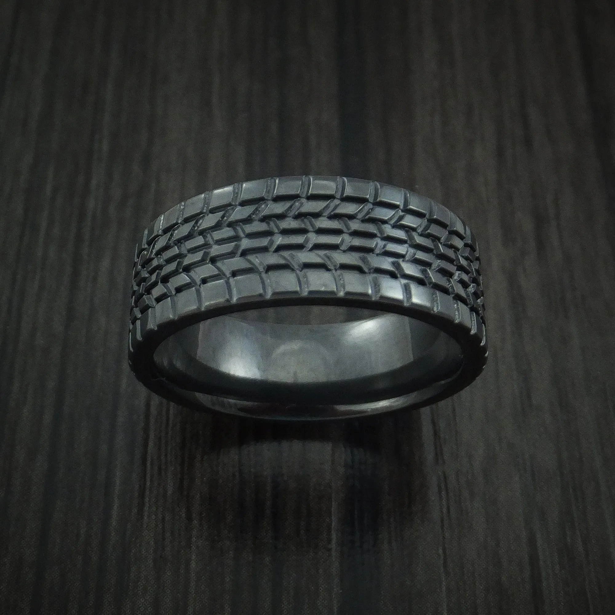 Black Titanium Men's Ring Textured Tread Pattern Band