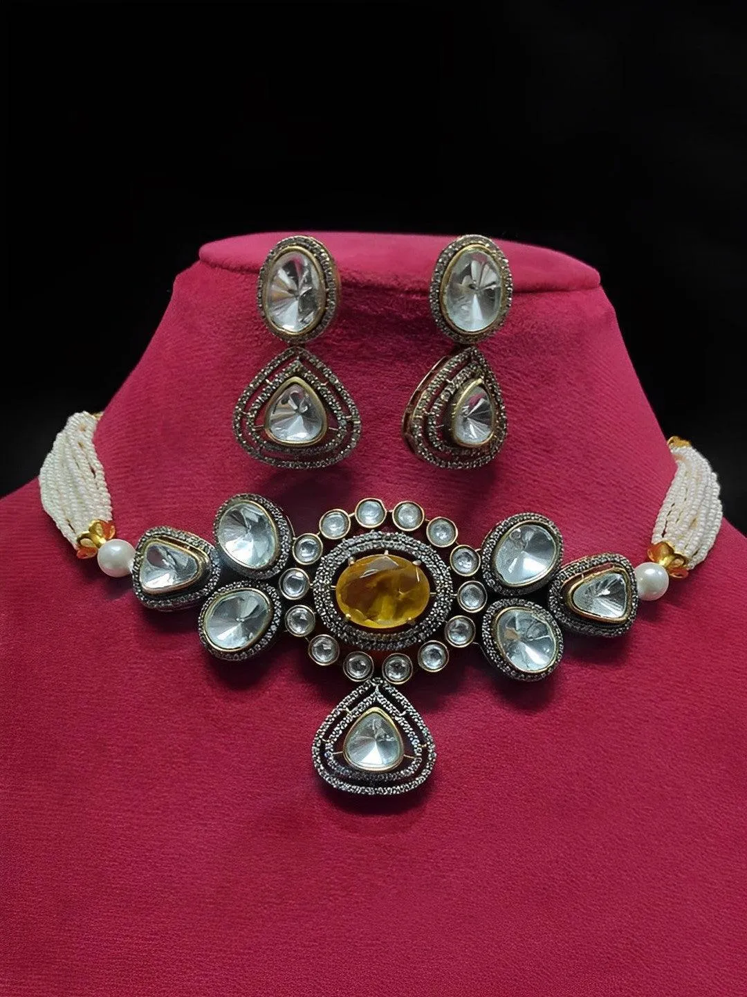 Carved Center Kundan Choker Set