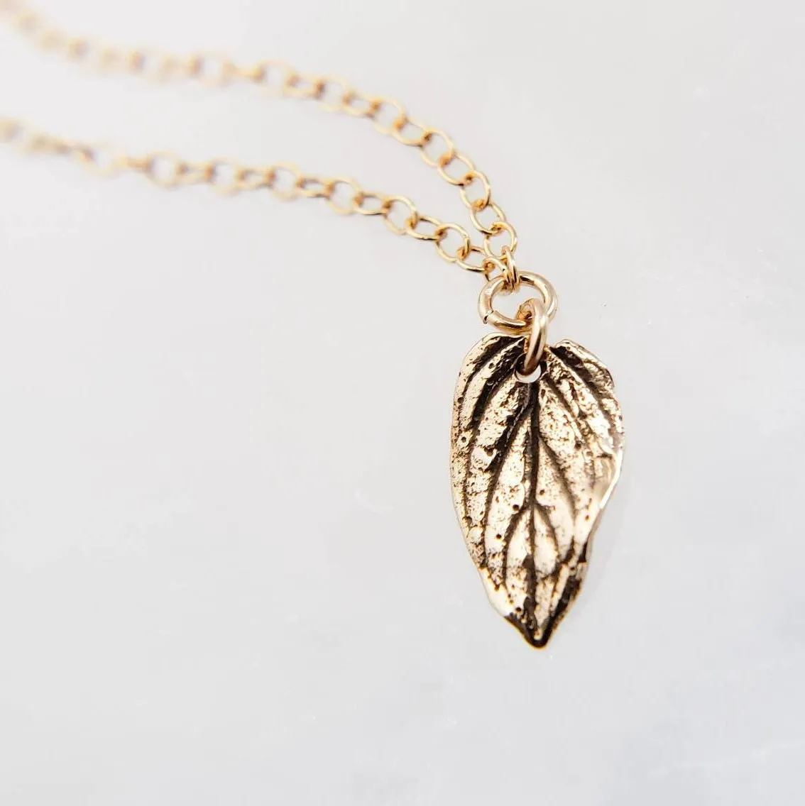 Dainty Leaf Necklace