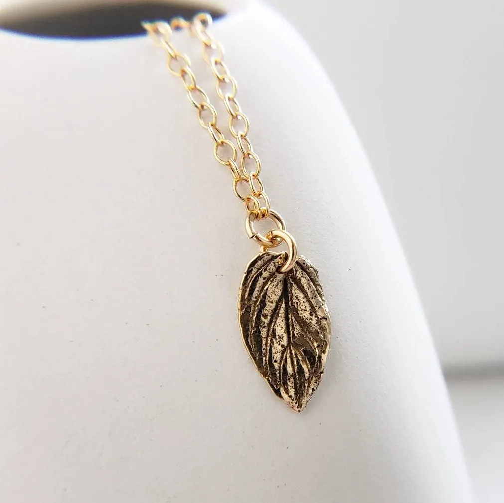 Dainty Leaf Necklace