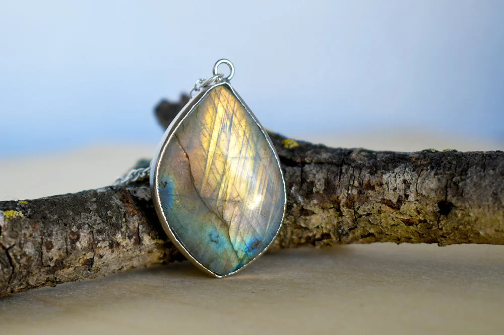 Elegant Labradorite Pendant Necklace | Labradorite Crystal Gemstone Jewelry