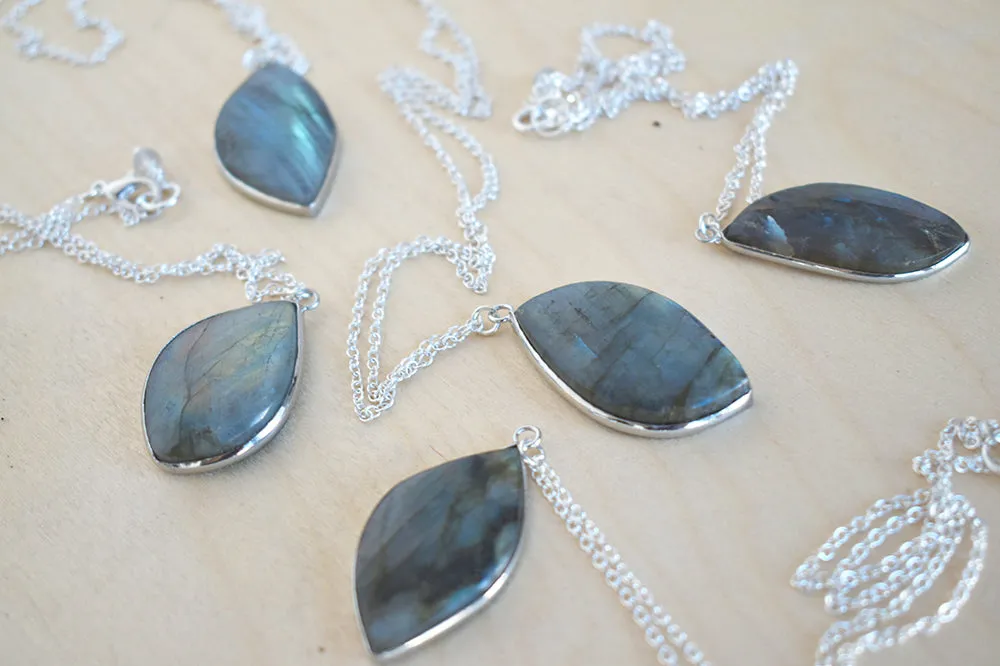 Elegant Labradorite Pendant Necklace | Labradorite Crystal Gemstone Jewelry