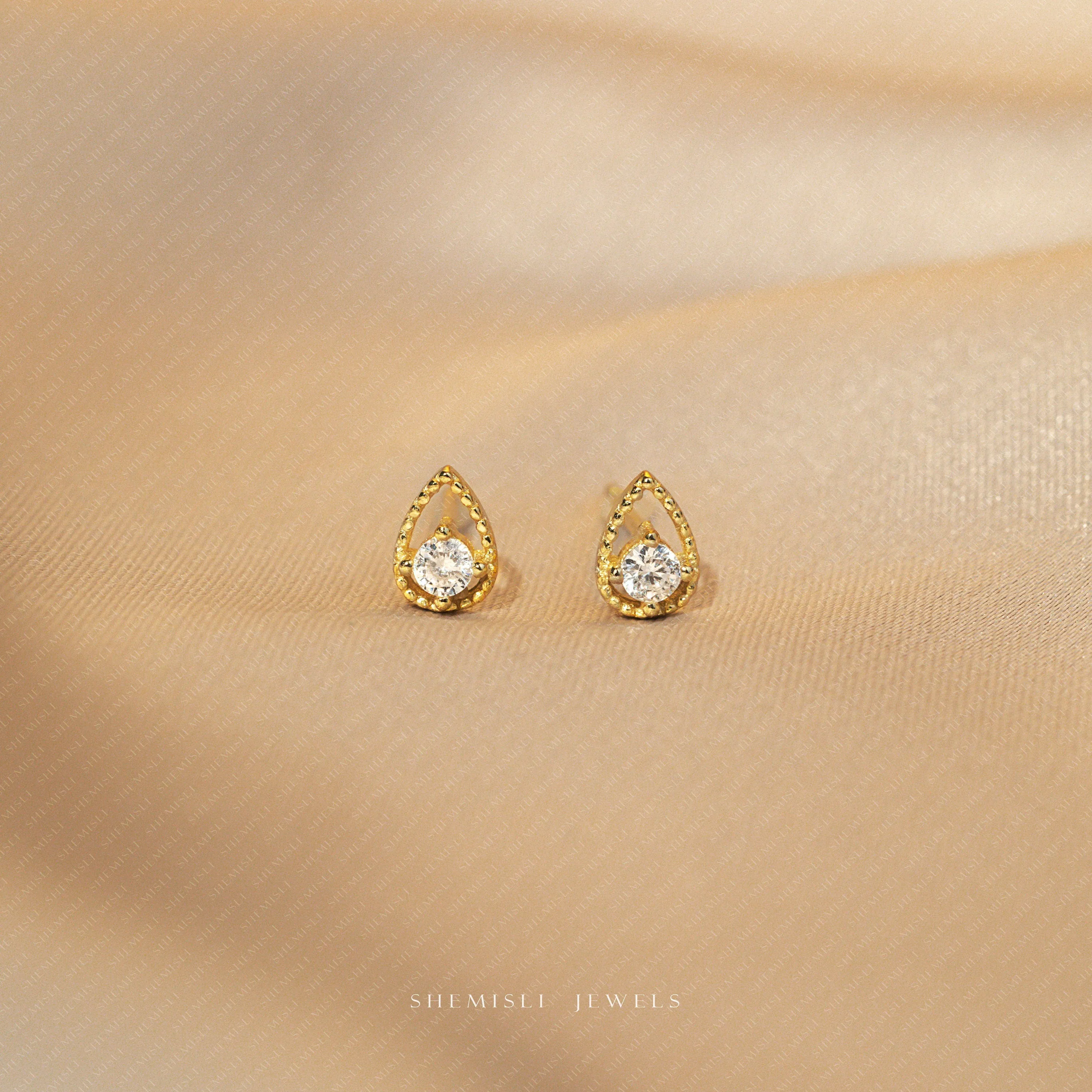 Vintage Teardrop CZ Studs Earrings, Unisex, Gold, Silver SHEMISLI SS056